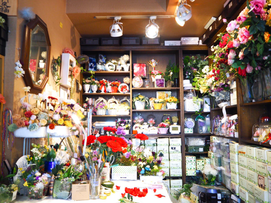 咲き続けて枯れないお花の工房CLAPS（クラップス）の工房の様子です。