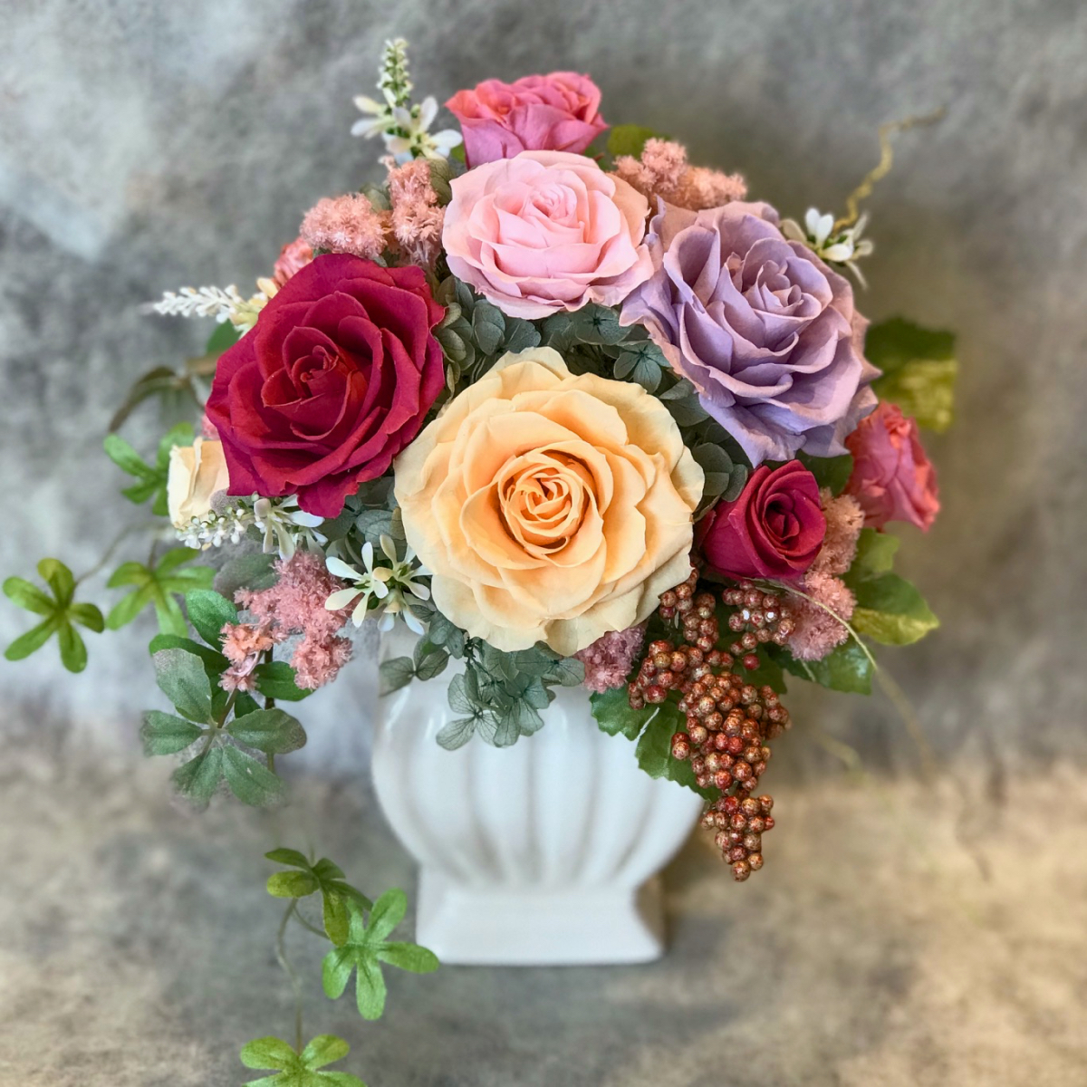 【お祝いに枯れない花】バラと紫陽花のプリザーブドフラワー「Ema」(ケース有無)水交換不要のインテリア - 画像 (7)