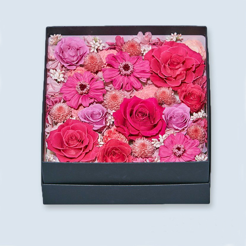 【お祝いに枯れない花飾り】バラと紫陽花、かすみ草のプリザーブドフラワー(ボックス入りの造花の花ギフト)全4色 - 画像 (3)