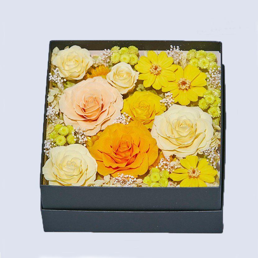 【お祝いに枯れない花飾り】バラと紫陽花、かすみ草のプリザーブドフラワー(ボックス入りの造花の花ギフト)全4色 - 画像 (4)