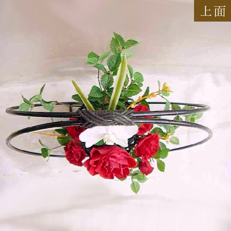 【お祝い用・枯れない花ギフト・和風】胡蝶蘭と赤色の薔薇の贅沢なプリザーブドフラワー「御所車」造花の高級インテリア - 画像 (5)