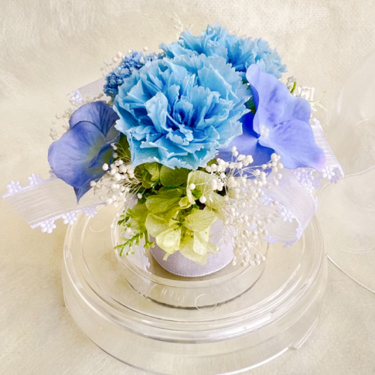 【お祝いに枯れない花飾り】カーネーションと小花のプリザーブドフラワー「ケイ」(小さめのフラワードーム入)水交換不要のインテリア - 画像 (34)
