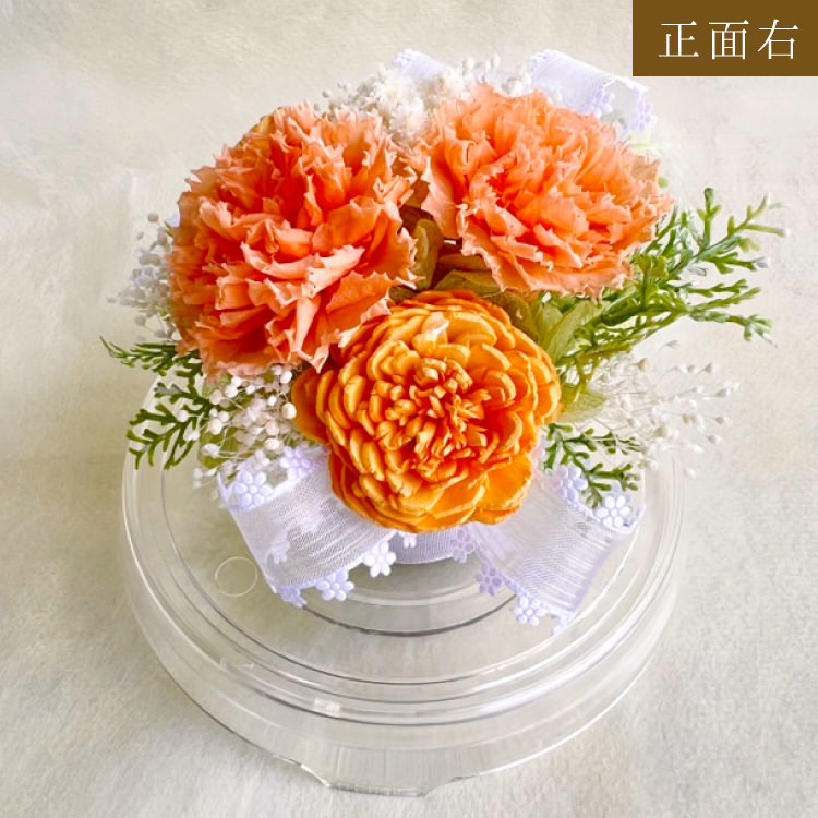【お祝いに枯れない花飾り】カーネーションと小花のプリザーブドフラワー「ケイ」(小さめのフラワードーム入)水交換不要のインテリア - 画像 (8)