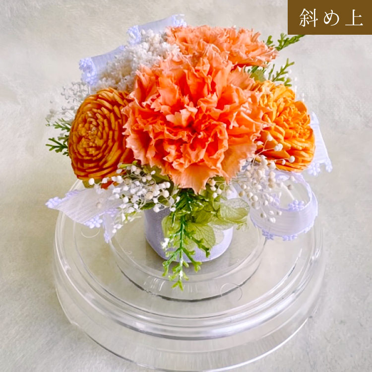 【お祝いに枯れない花飾り】カーネーションと小花のプリザーブドフラワー「ケイ」(小さめのフラワードーム入)水交換不要のインテリア - 画像 (9)