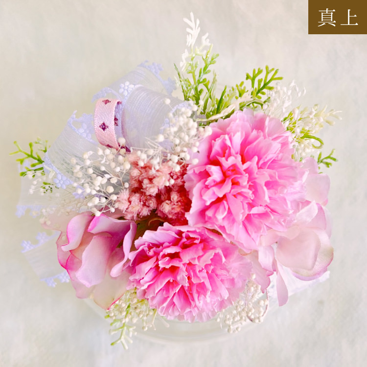 【お祝いに枯れない花飾り】カーネーションと小花のプリザーブドフラワー「ケイ」(小さめのフラワードーム入)水交換不要のインテリア - 画像 (55)